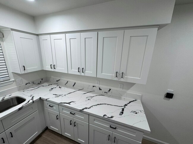 Photo - 2126 N Glenn Ave Unit 2126