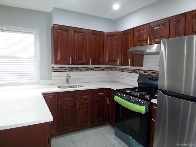 1008 E 228th St Unit 2