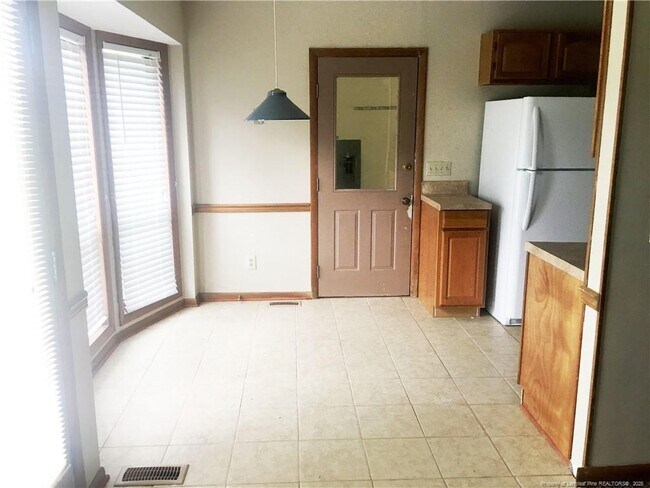 Photo - 6886 Kingsgate Dr