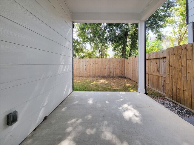 Photo - 5019 Creekmont Dr