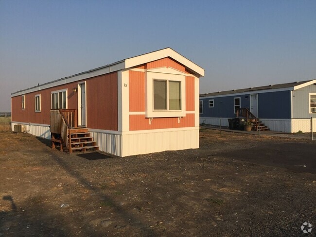 Building Photo - Nice Manufactured Home in North Pointe! Fu...