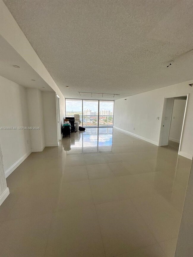 Photo - 20515 E Country Club Dr