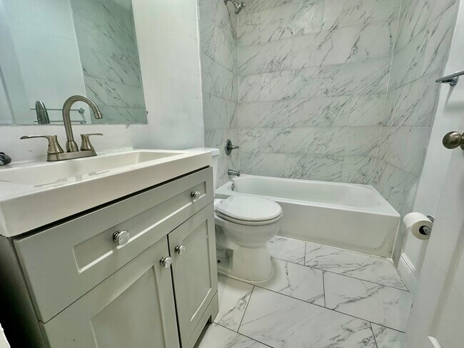 Photo - 11115 NE 13th Ave Unit 3