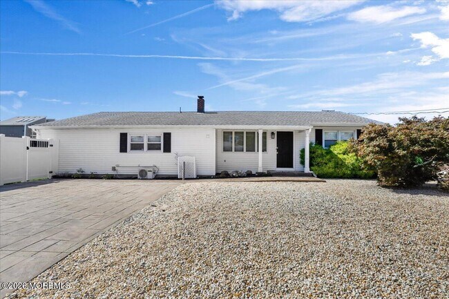 774 Nassau Dr