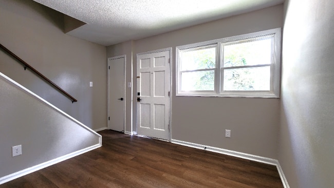 Photo - 716 Shawnee Dr