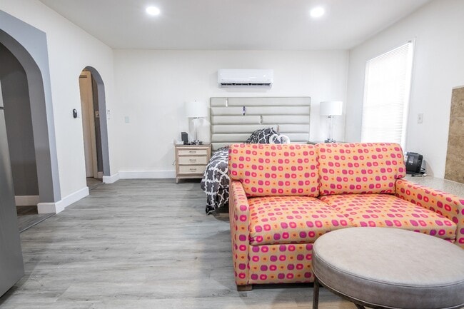 Photo - 237 Falcon Ln