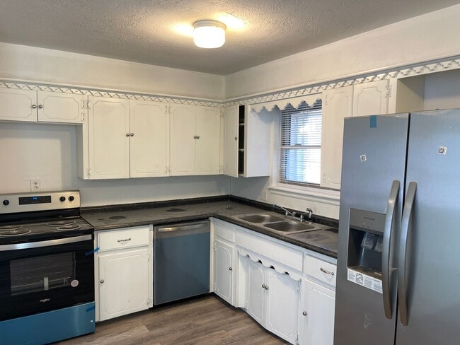 Photo - 4 bed 1.5 bath converted garage!