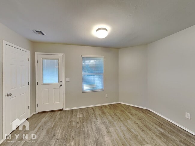 Photo - 726 W Lola Dr