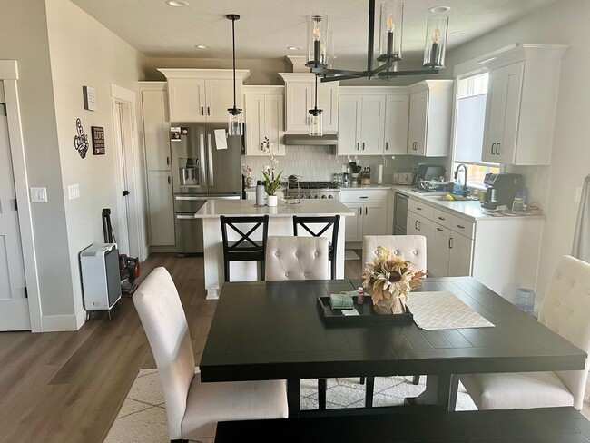 Photo - GORGEOUS CUSTOMIZED HOME - ALL THE DETAILS HERE!! 4bd/2.5ba + Bonus Rooms Excellent Location!!