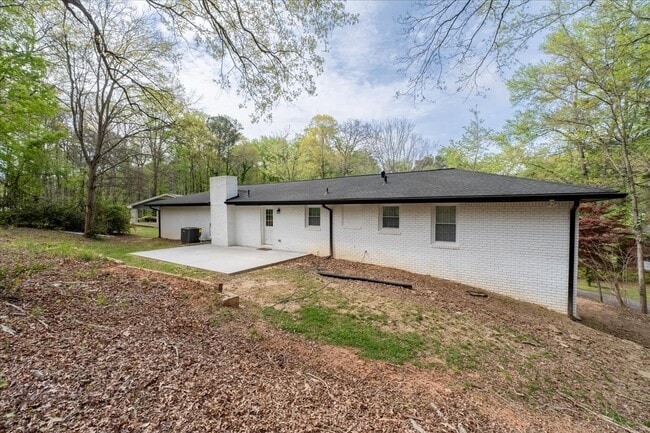 Building Photo - 641 Amber Pl SW