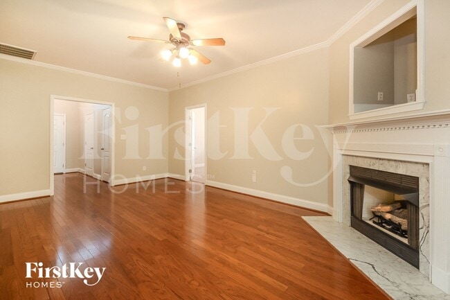 Photo - 4345 Canterbury St
