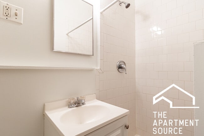 Photo - 540 W Wellington Ave Unit 011