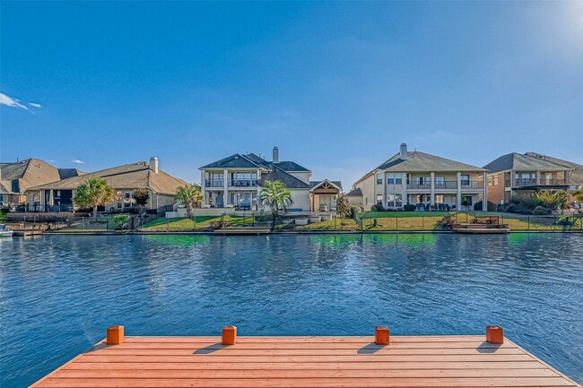 Photo - 17827 Circular Quay Ln