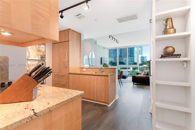 Photo - 50 South Pointe Dr Unit 609