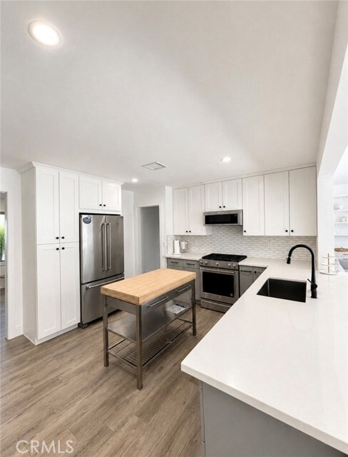 Photo - 2080 McNab Ave