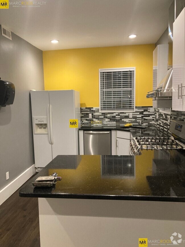 Building Photo - 630 Bennington St Unit 3 Rental