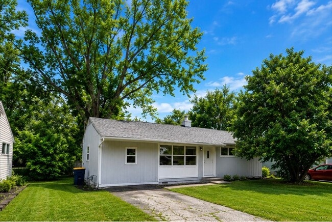 Building Photo - Ruskin Heights - 3 Bedroom 1 Bathroom