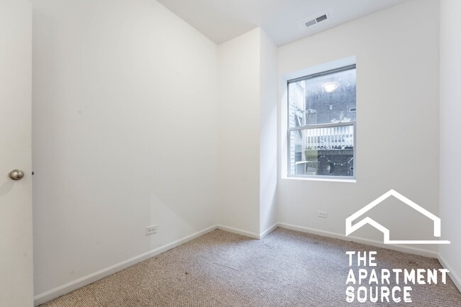 Photo - 5054 N Winthrop Ave Unidad 305