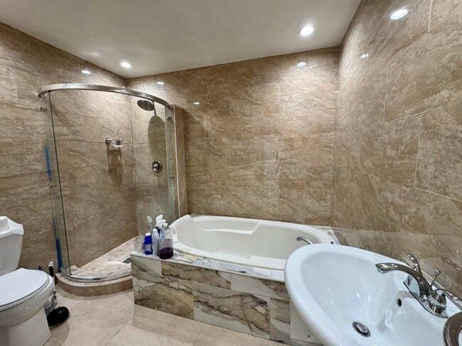 Photo - 867 Caroline Cir