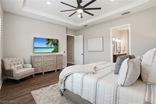 Photo - 20040 Hartford Blvd