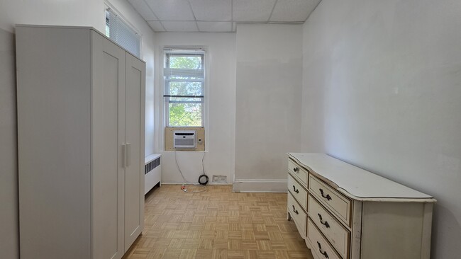 Building Photo - 23 Sherman Pl Unit 2
