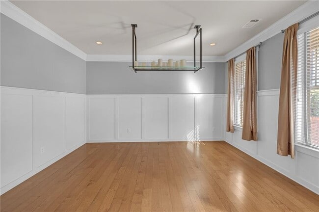 Photo - 2048 Village Crest Dr NW