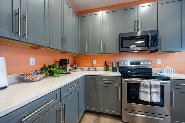 Photo - 601 E Miller Dr