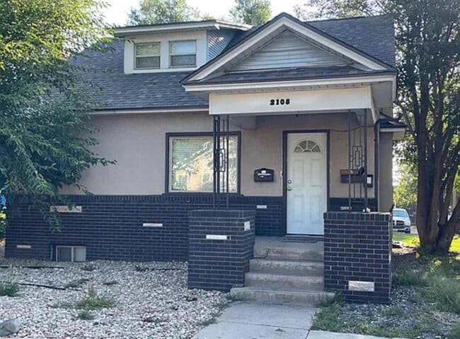 Photo - 2108 8th Ave Unit Apt B