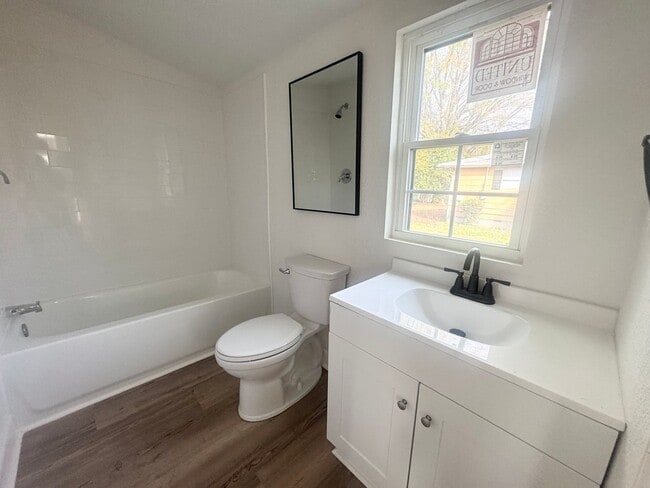 Photo - 801 Herrington Rd