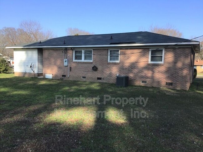 Photo - 2326 Marett Blvd