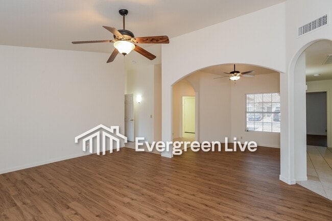 Photo - 10241 W Windsor Blvd