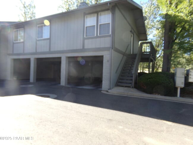 Building Photo - 345 S Virginia St Rental