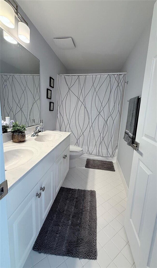 Photo - 1392 Canary Island Dr