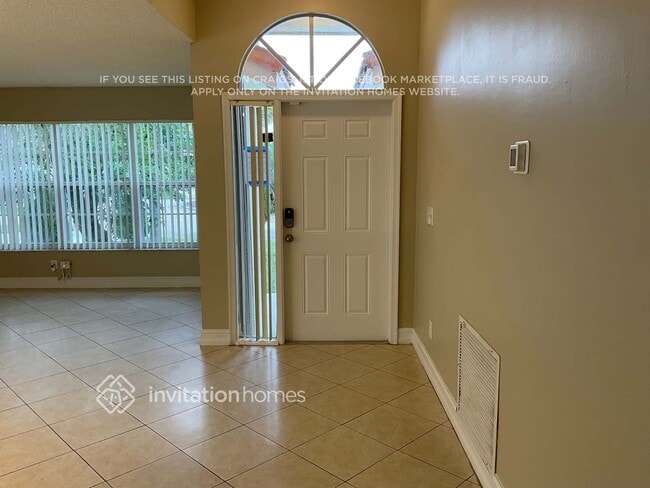 Photo - 18216 SW 4th St