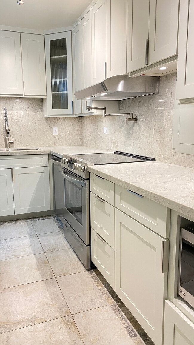 Photo - 501 Hahaione St Unidad 11G