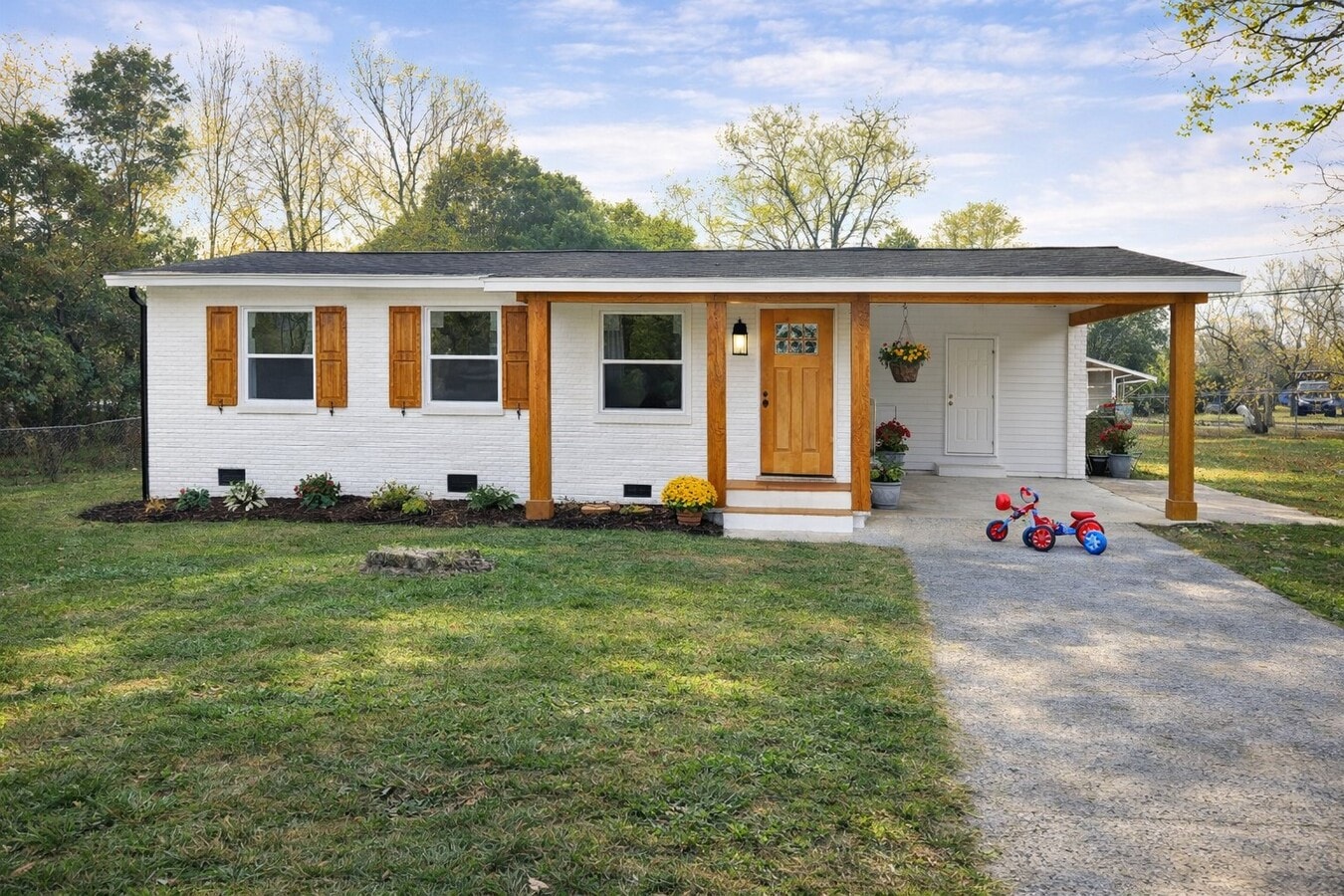 Photo - 4445 Vinson Ave