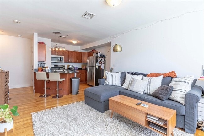 Photo - 535 Cambridge St Unit 2