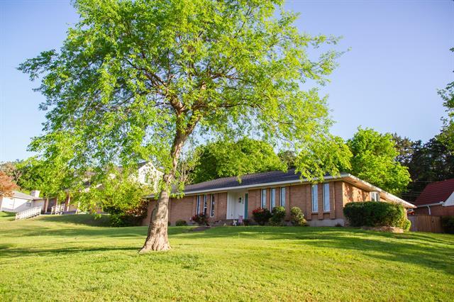1256 Golden Trophy Dr