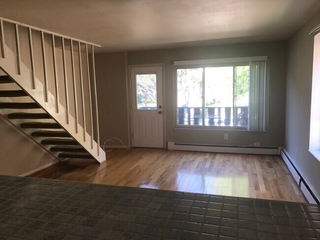 Photo - Brown Street Apartments - 10 Min from UofM
