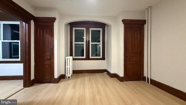 Building Photo - 165 E Mt Pleasant Ave Unit 2ND FLOOR