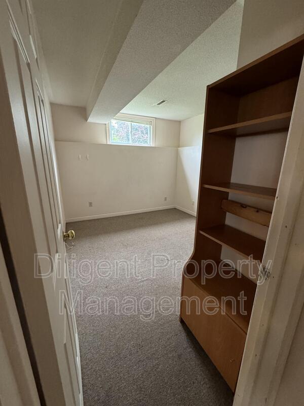 Photo - 1241 Huntington Cir