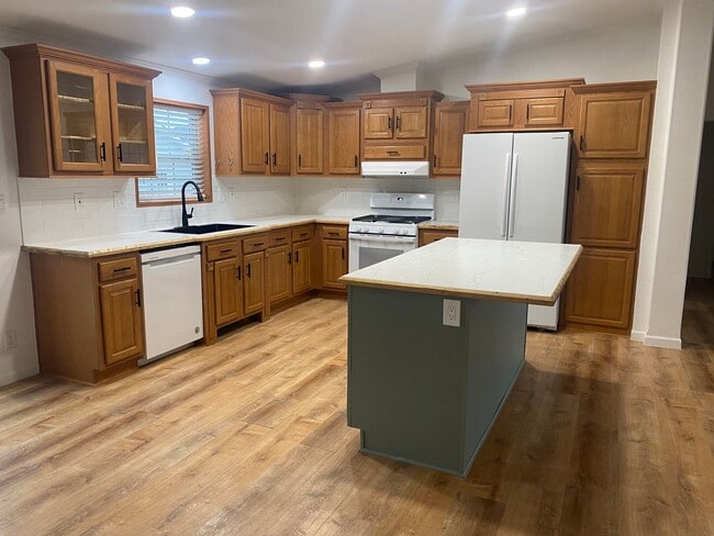 Photo - 1027 Falls Creek Dr