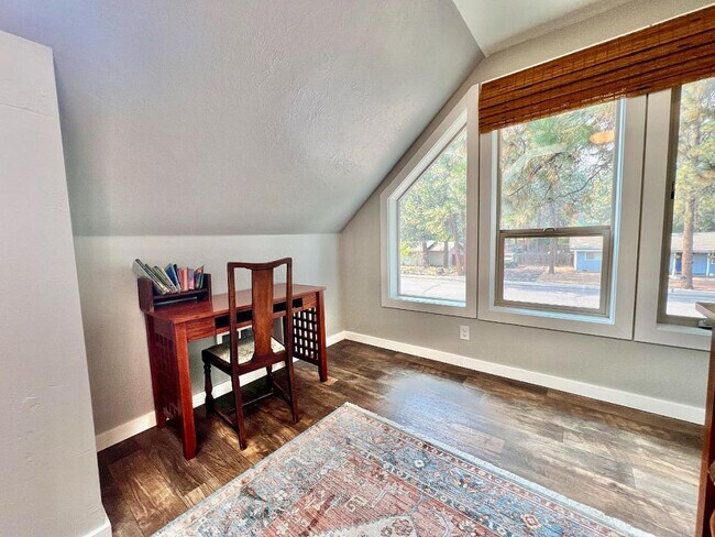Photo - 60950 Amethyst St
