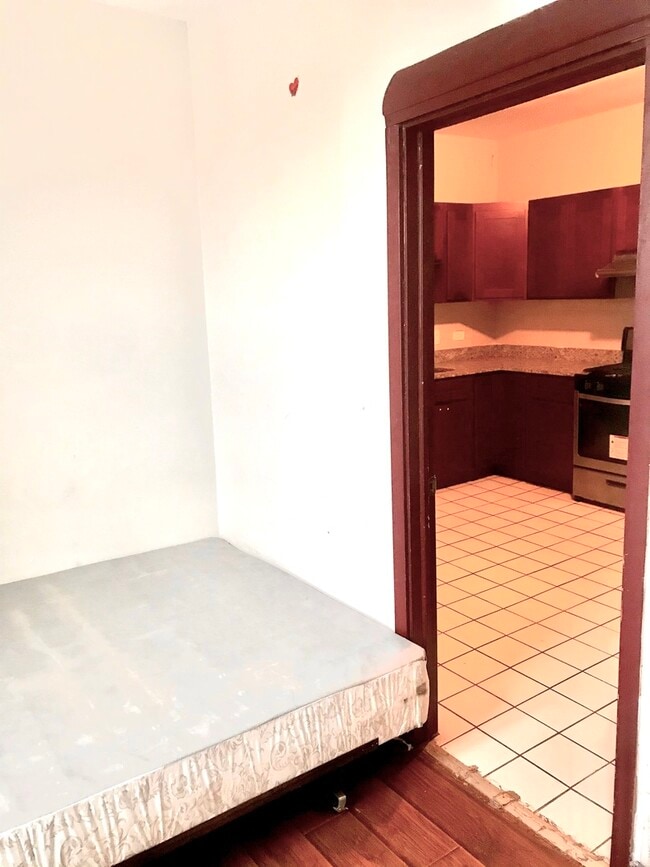 Photo - 937 W 33rd Pl