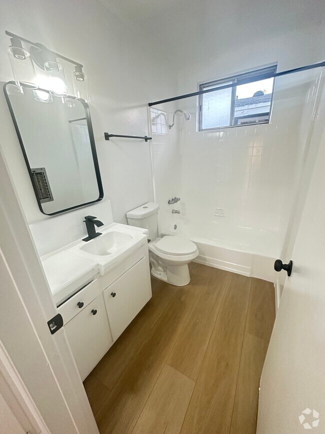 Building Photo - 8036 Owensmouth Ave Unit 9 Rental