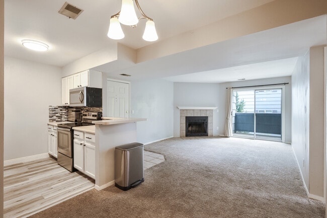 Building Photo - 4682 White Rock Cir Unit 9 Rental