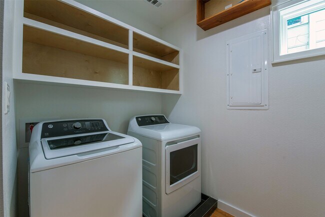 Photo - 1459 Munger St