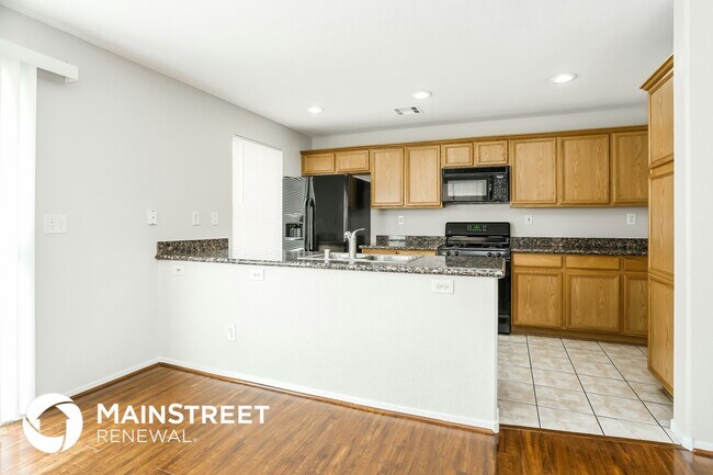 Photo - 6001 St Petersburg Dr