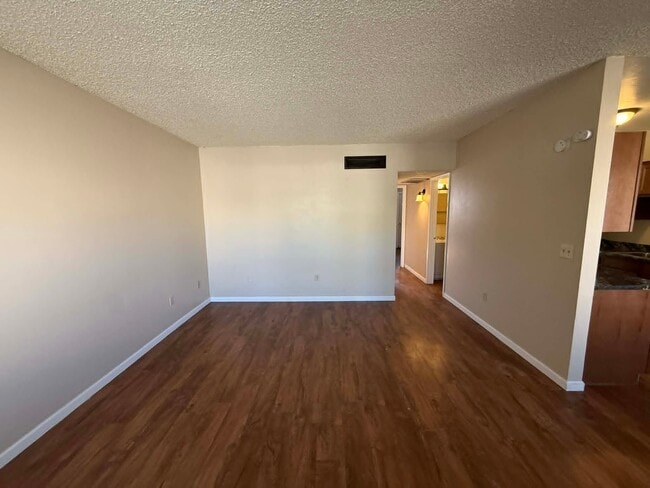 Photo - 1518 E Hedrick Dr