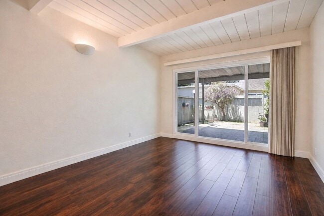 Photo - Sutter Gardens